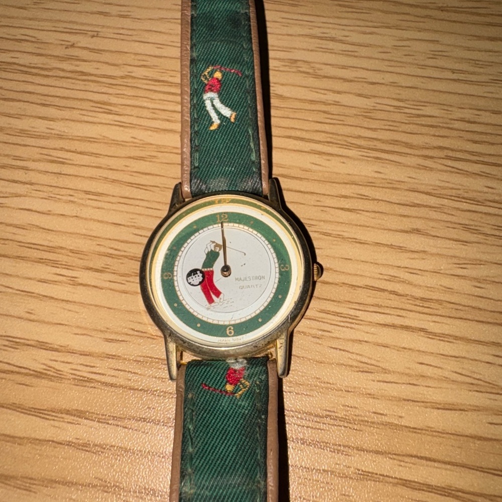 Vintage Golf-Themed Men's Watch with Green Strap